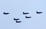 Ngắm tiêm kích Su30-MK2, Yak-130 luyện tập trên bầu trời Thủ đô