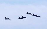 Ngắm tiêm kích Su30-MK2, Yak-130 luyện tập trên bầu trời Thủ đô