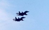 Ngắm tiêm kích Su30-MK2, Yak-130 luyện tập trên bầu trời Thủ đô