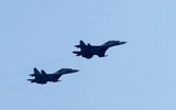 Ngắm tiêm kích Su30-MK2, Yak-130 luyện tập trên bầu trời Thủ đô