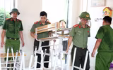 Sáng mãi những hình ảnh người chiến sĩ Công an Thủ đô vì nhân dân phục vụ 