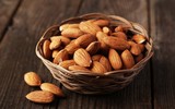 Ăn gì để ngăn tóc bạc sớm?