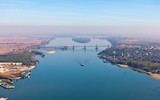 Những cây cầu ấn tượng xuyên biên giới 