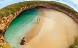 Bãi biển kỳ lạ nhất trên thế giới: Nằm giữa đồng cỏ, phát ra ánh sáng