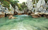 Bãi biển kỳ lạ nhất trên thế giới: Nằm giữa đồng cỏ, phát ra ánh sáng