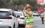 Người dân quay lại Hà Nội, cửa ngõ Thủ đô ùn tắc kéo dài 