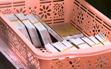Người dân hào hứng khi nhận thẻ căn cước mới