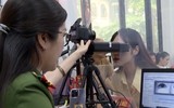 Người dân hào hứng khi nhận thẻ căn cước mới