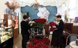 Nhiều quà tặng Valentine bắt mắt thu hút giới trẻ