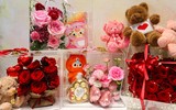 Nhiều quà tặng Valentine bắt mắt thu hút giới trẻ