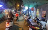 Ngao ngán cảnh 'hè, đường 'mất tích' - hàng quán tràn lan' ở quận Thanh Xuân