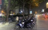 Ngao ngán cảnh 'hè, đường 'mất tích' - hàng quán tràn lan' ở quận Thanh Xuân