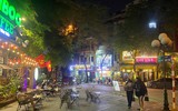 Ngao ngán cảnh 'hè, đường 'mất tích' - hàng quán tràn lan' ở quận Thanh Xuân