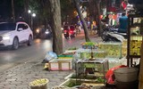 Ngao ngán cảnh 'hè, đường 'mất tích' - hàng quán tràn lan' ở quận Thanh Xuân