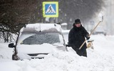 [ẢNH] Thủ đô Moscow ngập trong tuyết rơi dày kỉ lục