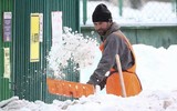 [ẢNH] Thủ đô Moscow ngập trong tuyết rơi dày kỉ lục