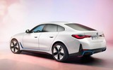 [ẢNH] BMW i4 trình làng với thiết kế đầy thể thao