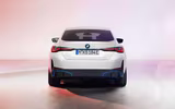 [ẢNH] BMW i4 trình làng với thiết kế đầy thể thao