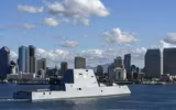 [ẢNH] Khu trục hạm USS Michael Monsoor diễn tập điều khiển khí tài không người lái 