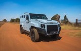 [ẢNH] Toyota Land Cruiser biến hình thành xe bọc thép 