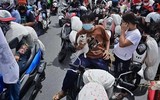 [ẢNH] Biểu tình phản đối chính sách chống dịch Covid-19 ở Thái Lan