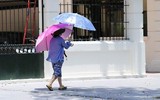 [ẢNH] 1.001 cách chống nóng “bá đạo” của người Việt