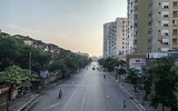 [Ảnh] Đường phố các tỉnh vắng lặng khi giãn cách phòng chống Covid-19 theo Chỉ thị 16