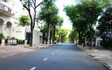 [Ảnh] Đường phố các tỉnh vắng lặng khi giãn cách phòng chống Covid-19 theo Chỉ thị 16