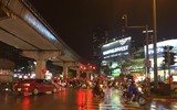 Biển người Hà Nội đổ ra đường cổ vũ, ăn mừng chiến thắng của U23 Việt Nam