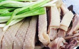 Người Hà Nội tất bật đi chợ mua sắm đón Tết Đoan Ngọ