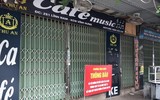 Nhiều quán karaoke vi phạm phòng cháy bị lập rào chắn, đóng cửa