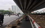 Xén dải phân cách, giảm ùn tắc trên đường Nguyễn Xiển