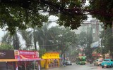 Hà Nội: Nhiều nơi bị ngập sâu sau trận mưa trưa 11/8