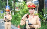 Nữ Cảnh sát giao thông Thủ đô 'đội nắng' xử lý vi phạm nồng độ cồn