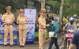 Công an Hà Nội hỗ trợ, tiếp sức thí sinh thi vào lớp 10