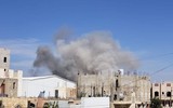 [[ẢNH]: Saudi Arabia ném bom sân bay Sanaa khi Houthi áp sát thành phố chiến lược