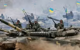 [ẢNH] Đội hình thiết giáp DPR sẵn sàng đối đầu với lực lượng Ukraine