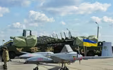 [ẢNH] Đội hình thiết giáp DPR sẵn sàng đối đầu với lực lượng Ukraine