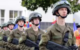 [ẢNH] Đội hình thiết giáp DPR sẵn sàng đối đầu với lực lượng Ukraine