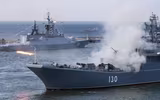 [ẢNH] Hải quân Nga tập trận gần Crimea giữa lúc căng thẳng với Ukraine gia tăng