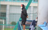 Thầy trò HLV Park ướt sũng 