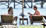 Sắc vóc đáng mơ ước của siêu mẫu vợ Peter Crouch ở tuổi 34