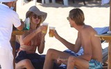 Sắc vóc đáng mơ ước của siêu mẫu vợ Peter Crouch ở tuổi 34