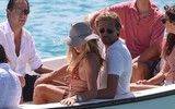 Sắc vóc đáng mơ ước của siêu mẫu vợ Peter Crouch ở tuổi 34