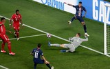 [ẢNH] Neymar ôm mặt khóc nức nở sau thất bại của PSG