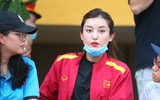 [ẢNH] Á hậu Huyền My đến sân cổ vũ 