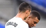 [ẢNH] Ronaldo gây sốt khi cười giòn tan cùng đàn em Mbappe
