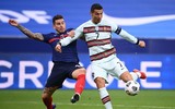 [ẢNH] Ronaldo gây sốt khi cười giòn tan cùng đàn em Mbappe