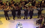 [ẢNH] Bạo loạn xảy ra ở đám tang huyền thoại Diego Maradona