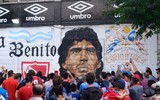 [ẢNH] Người hâm mộ khóc cạn nước mắt tiếc thương Maradona